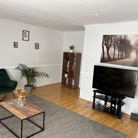 Lovely 2 Bedroom Apartment With Parking Space London Exterior foto